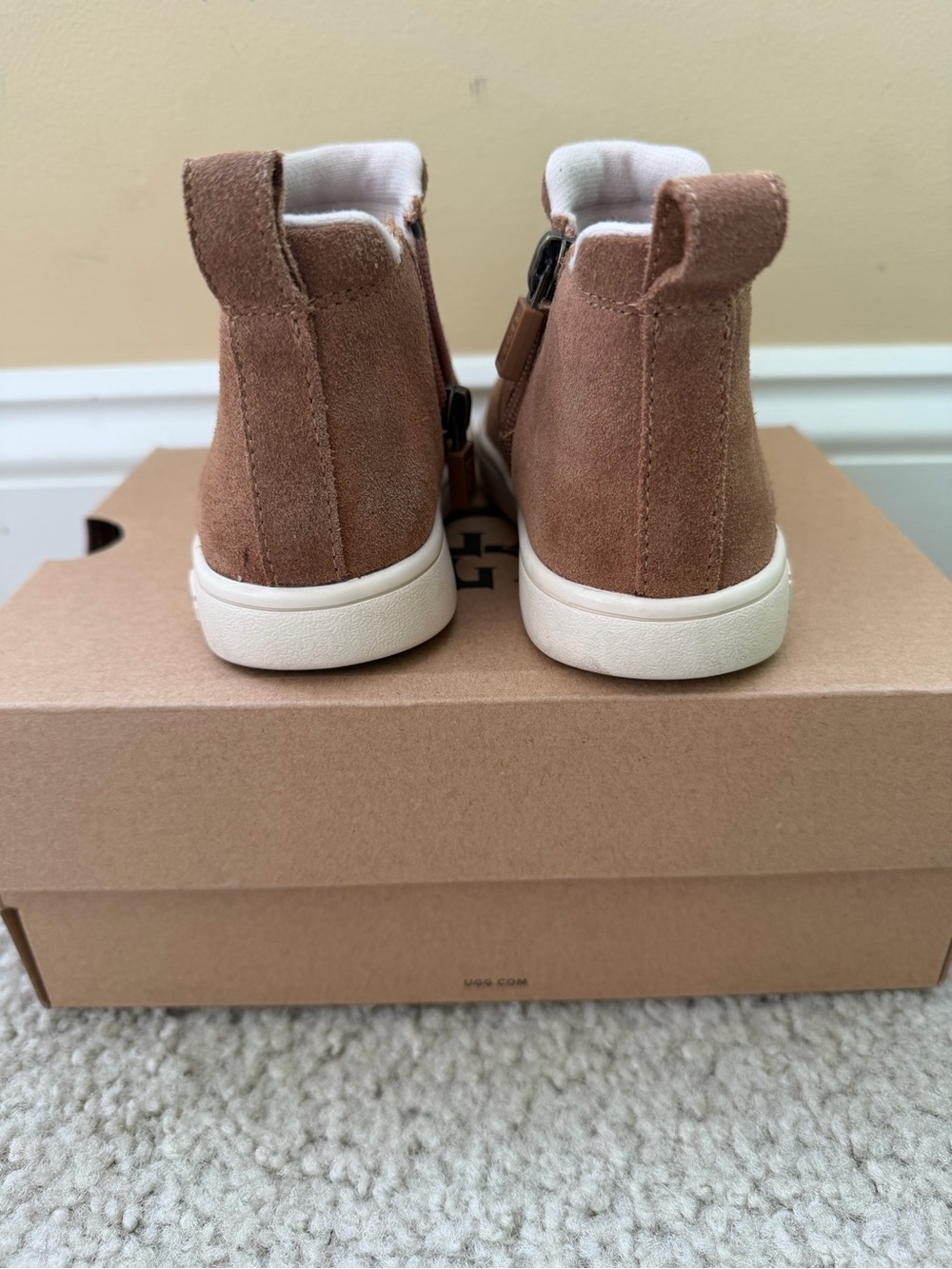Boy’s Ugg Toddler Hamden Boots Chestnut Sz 8 - Picture 3 of 7